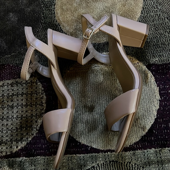 Naturalizer Bristol sandals - Picture 2 of 5